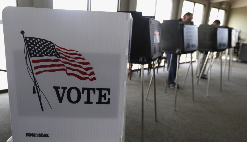 sharing-a-photo-of-your-completed-ballot-could-be-a-felony-in-illinois