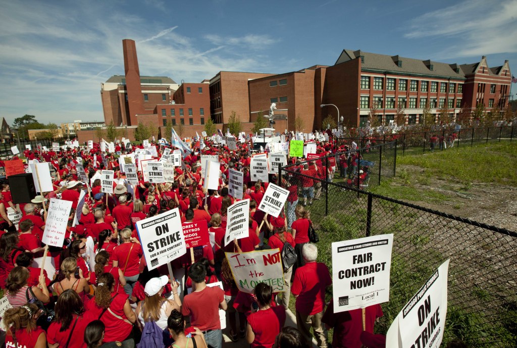 chicago-teachers-recover-pension-contributions-5-months-into-retirement