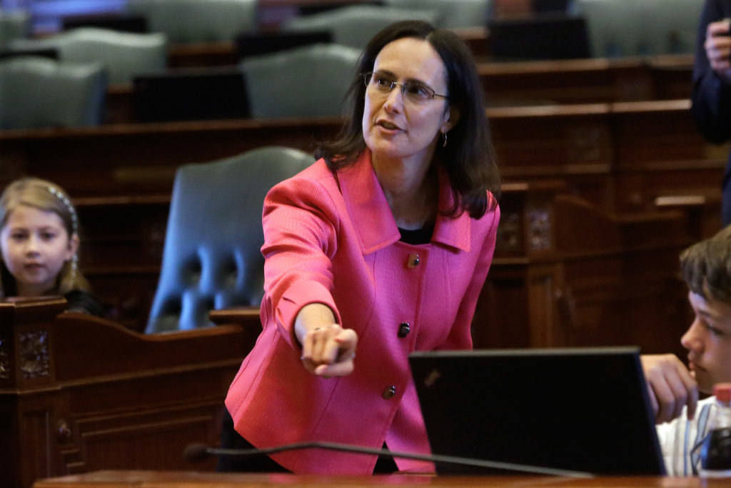 Lisa Madigan moves to shut down state government