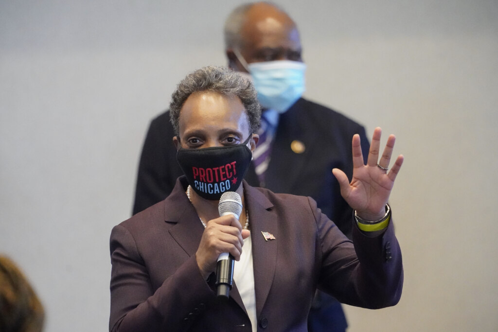 Lightfoot pushes permanent 10 p.m. curfew on liquor store sales in Chicago