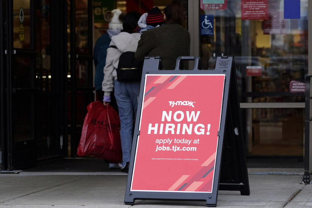 Illinois gains 19,500 jobs in November, but still lags recovery